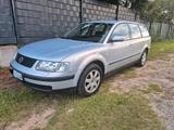 Volkswagen VW Passat Kombi 3B 1.8 Turbo 2. Hand | 81.... - Volkswagen Passat mit Benzin-Antrieb: Kombi, 2.8