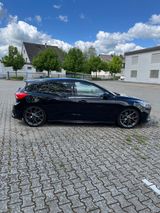 Ford Focus 2,3 EcoBoost ST Styling-Paket Auto ST ... - Ford Focus: ST Styling Paket