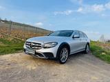 Mercedes-Benz E 220 d 4MATIC T All-Terrain Autom. All-Terrain - Mercedes-Benz E 220 Gebrauchtwagen in Freiburg