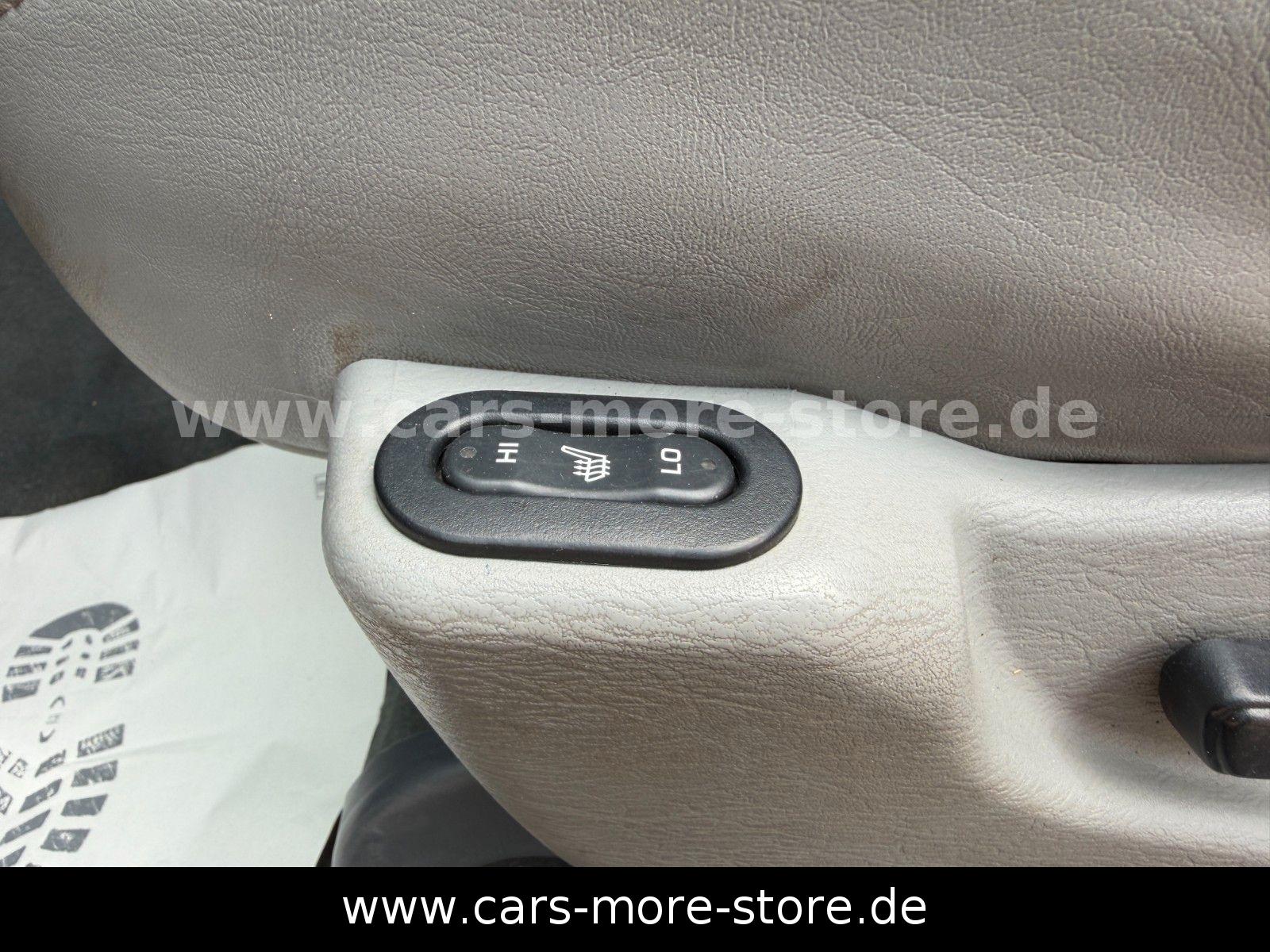 Jeep Cherokee 3.7 V6 Limited 4x4 | 204 ch | BVA | Toit ouvrant | Attelage | Sièges chauffants | Régulateur de vitesse | Climatisation