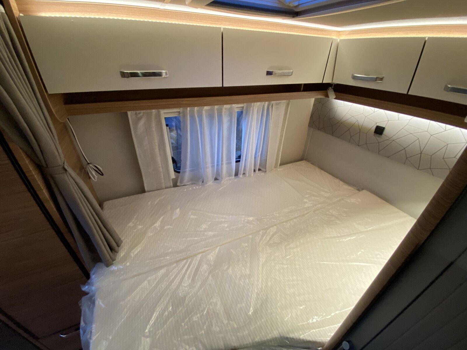 Fahrzeugabbildung Weinsberg CaraCompact EDITION PEPPER 600 MF Automatik