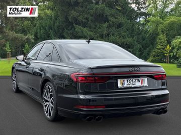 Audi S8 - 8