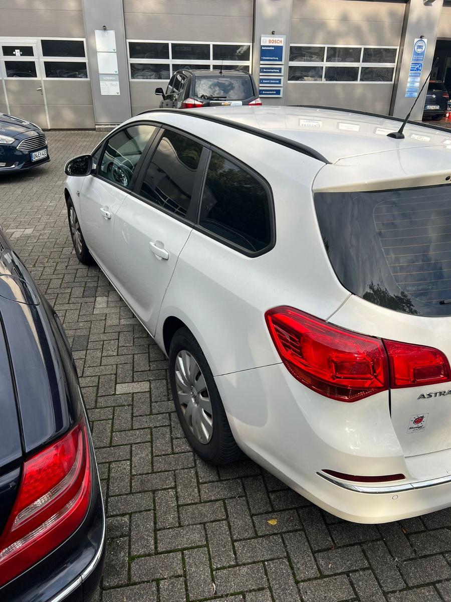 Opel Astra 2015 — engine 1.364 cm³, 140 HP (103kW)
