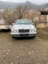 Mercedes-Benz Mercedes E200 - gebrauchte Mercedes-Benz E 200 aus dem Jahr 1999