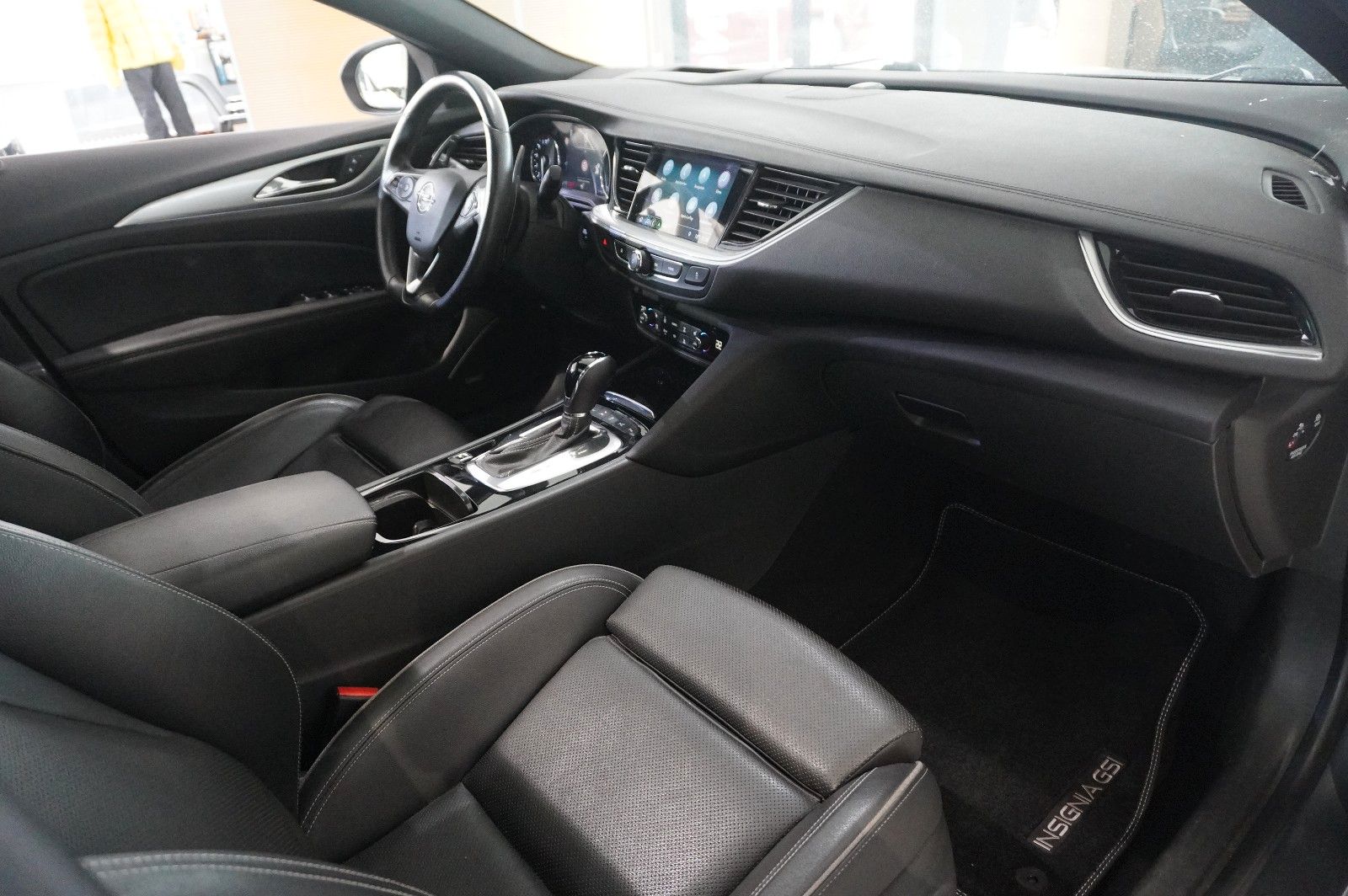 Fahrzeugabbildung Opel Insignia B ST 2.0 GSI PERFORM. NAVI/LED/360°/AHK