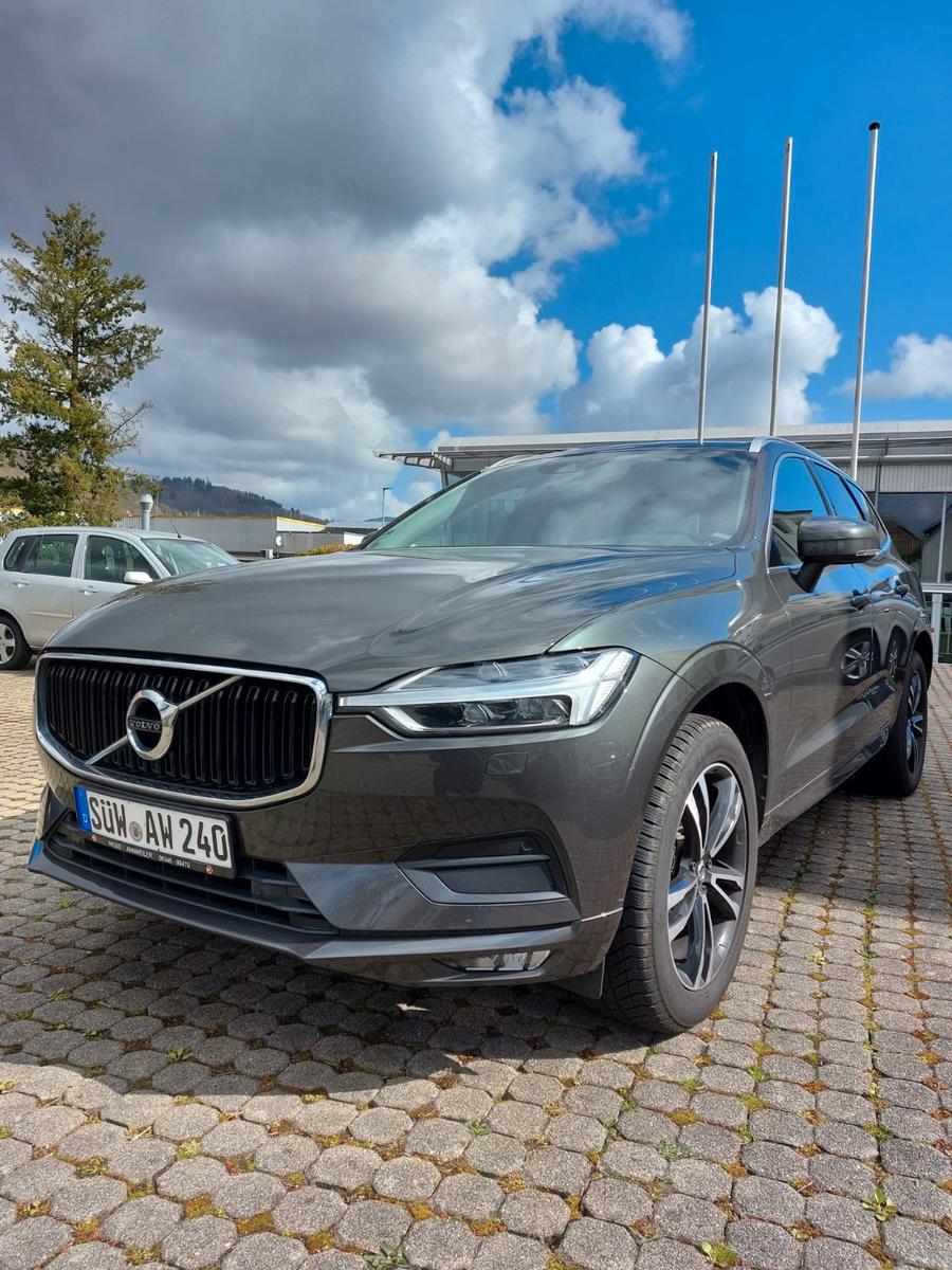 Volvo XC60 Momentum Pro 2WD+8FACH.V.Historie