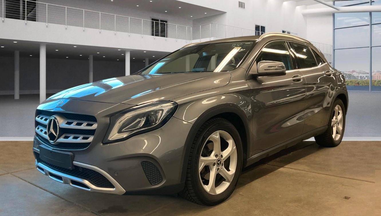 Mercedes-Benz GLA 180 LED Navi SHZ Allwetter Tempo. Keyless