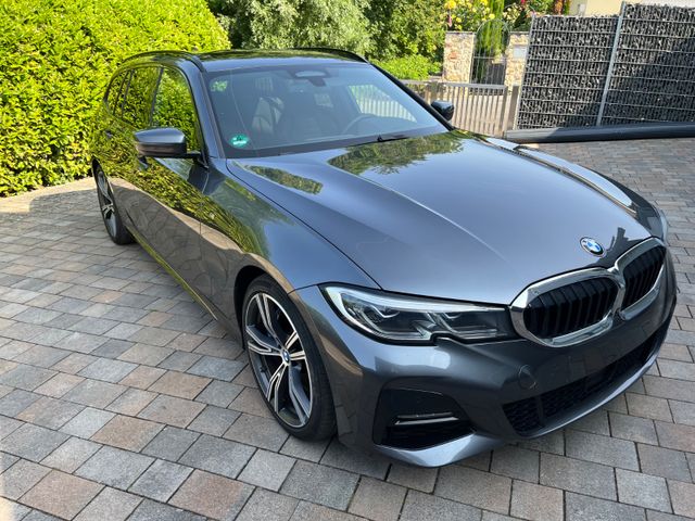 BMW 320 MPaket Leder Pano LivePr HUD Laser STHZ 19
