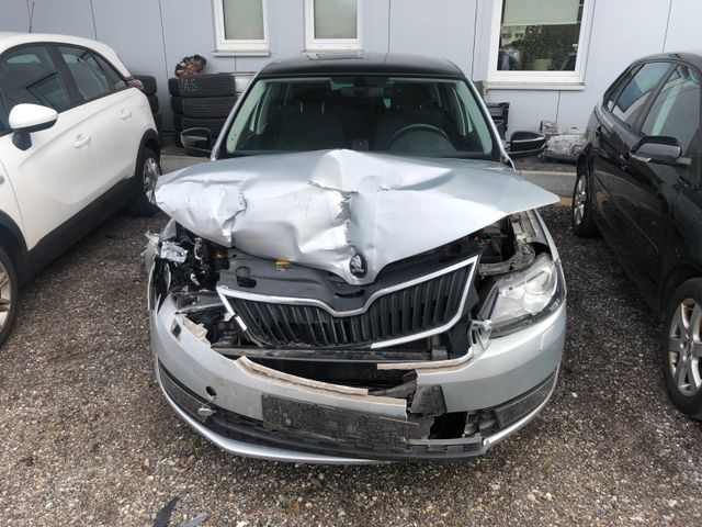 SKODA Rapid Spaceback Edition Unfall