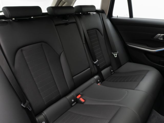 Foto Nummer 30: BMW 330e
