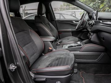 Ford Kuga 2.5 Plug-In Hybrid ST-Line X Pano. Kamera