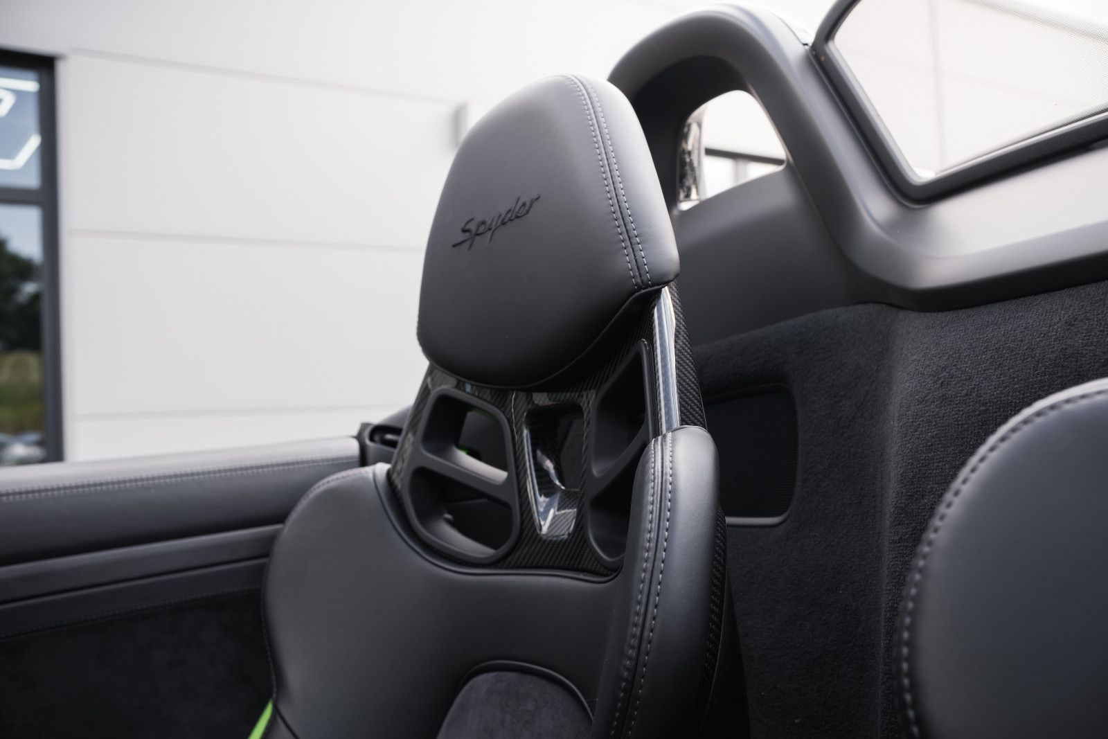Fahrzeugabbildung Porsche Boxster 718 Spyder-BOSE -Sound-Approved-1. Hand