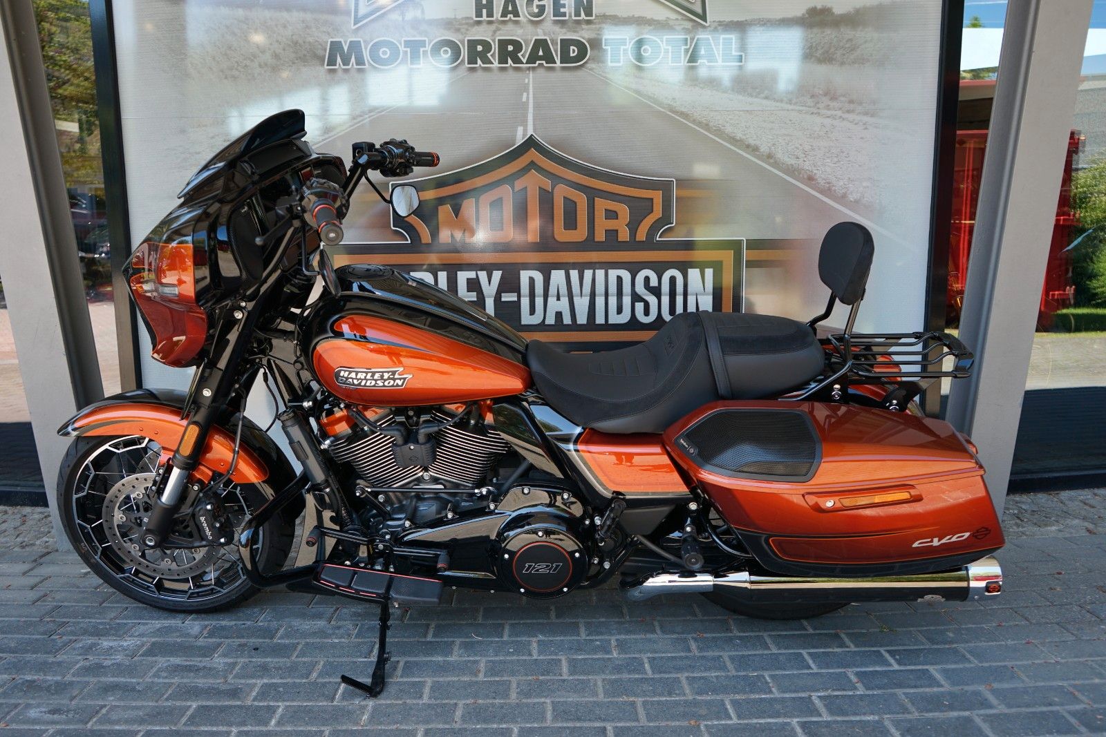 Fahrzeugabbildung Harley-Davidson Street Glide CVO FLHXSE Jekill & Hyde
