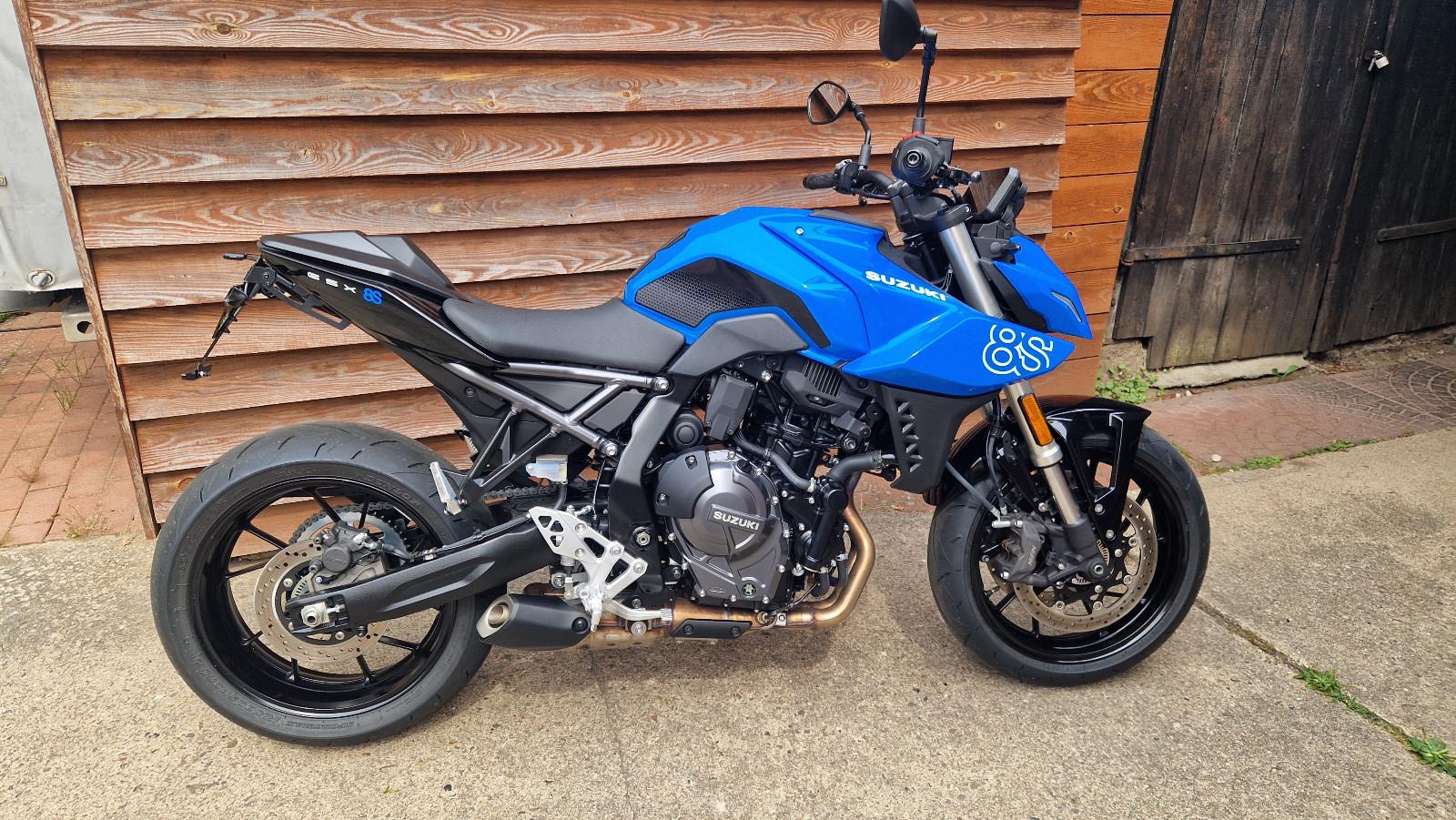 Suzuki GSX  8S ABS
