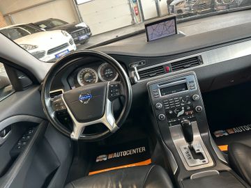 Volvo V70 Kombi Momentum *Leder*