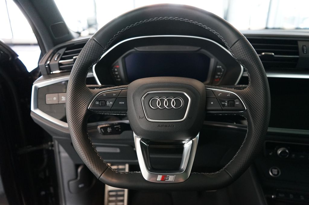 AUDI Q3 Sportback 40 TDI | 2x S line | Pano | SONOS AUDI Q3 Sportback 40 TDI | 2x S line | Pano | SONOS
