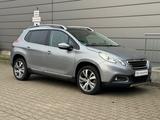Peugeot 2008 Allure 1.2l Navi Pano HU Neu Service Neu - Peugeot 2008 in Bielefeld