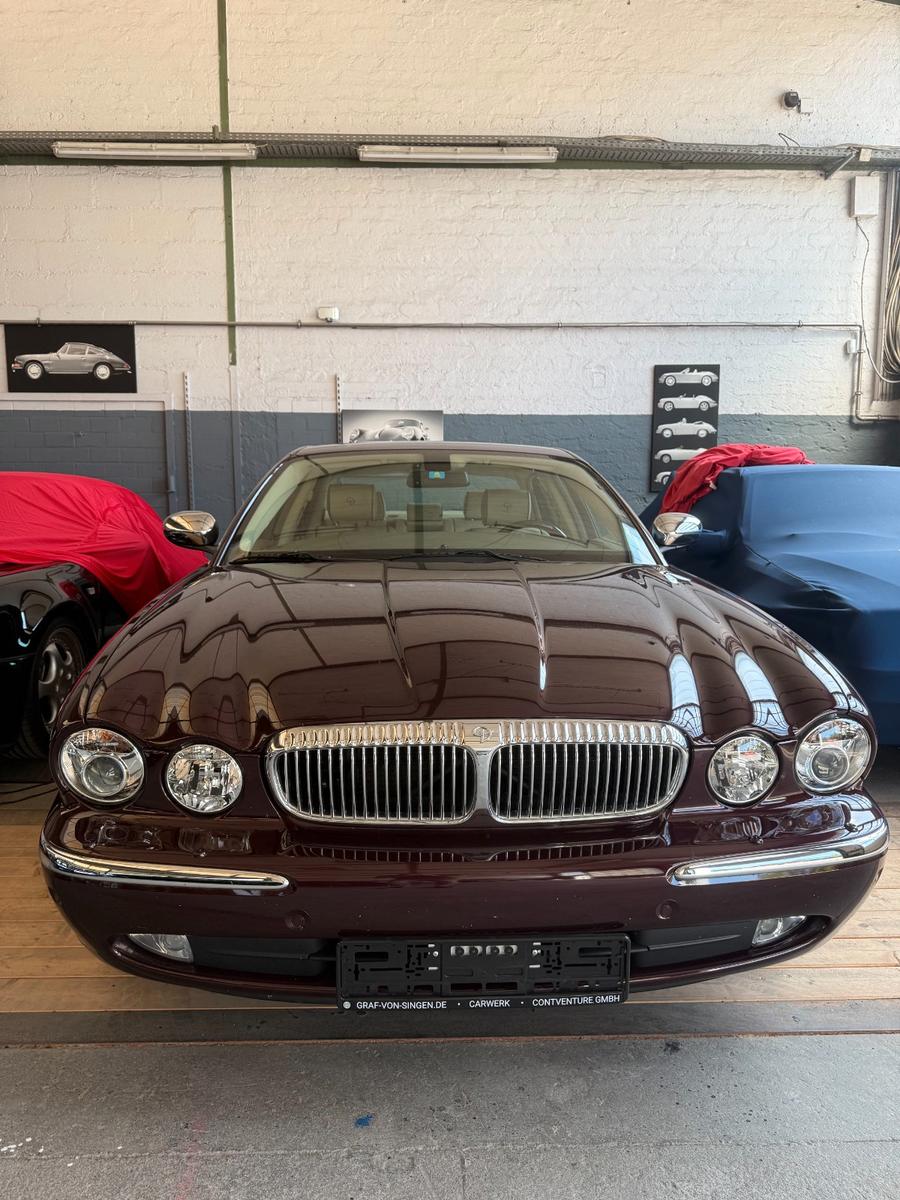 Jaguar Daimler Super Eight