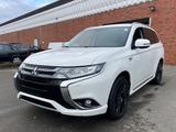 Mitsubishi Plug-in Hybrid Outlander 4WD *Keyless*Leder* - weiße Mitsubishi Plug-in Hybrid Outlander