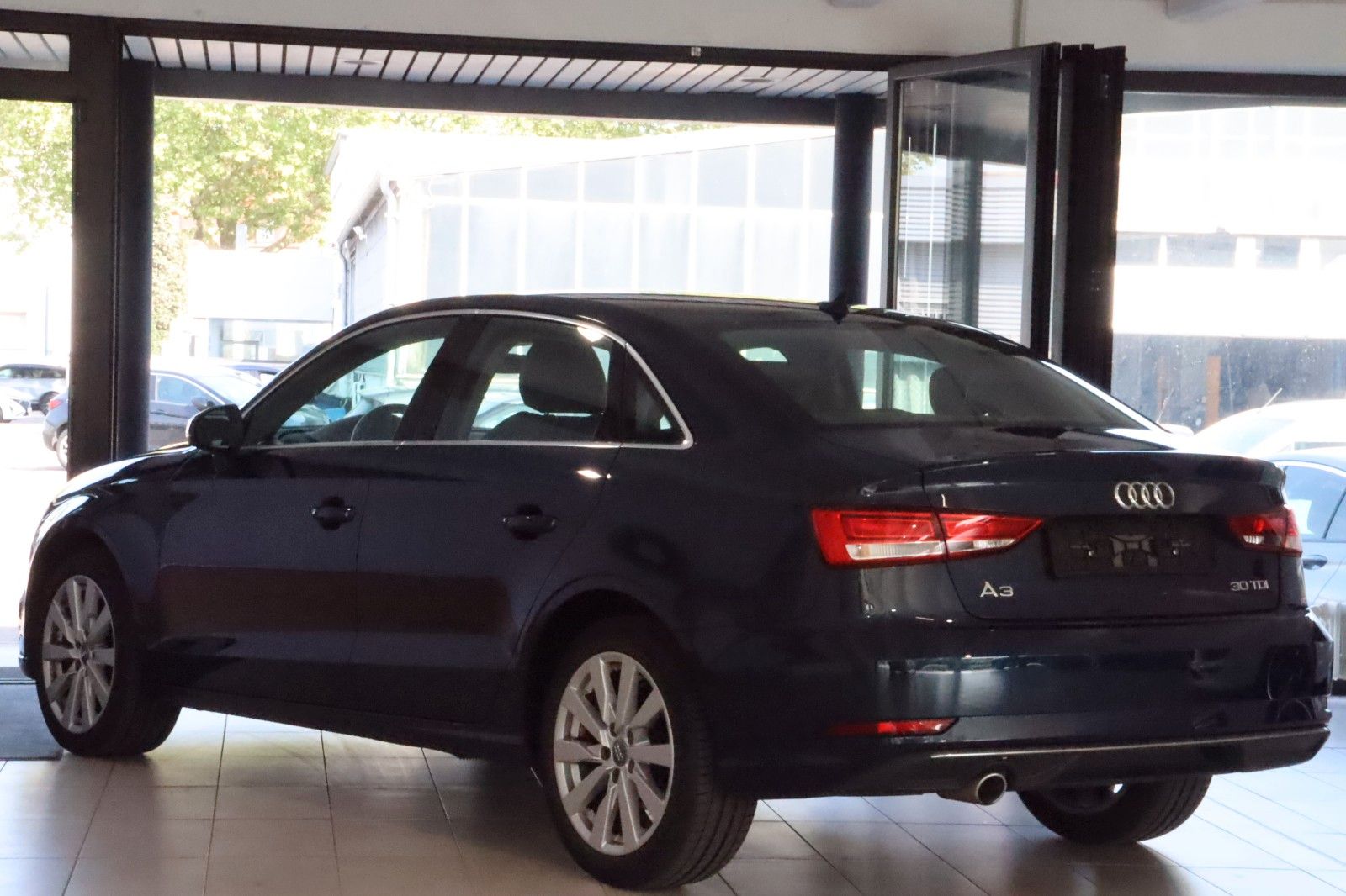 Audi A3 Limousine 30 TDI /Navi/Carbon/Sitzhzg./KAM imagem 3