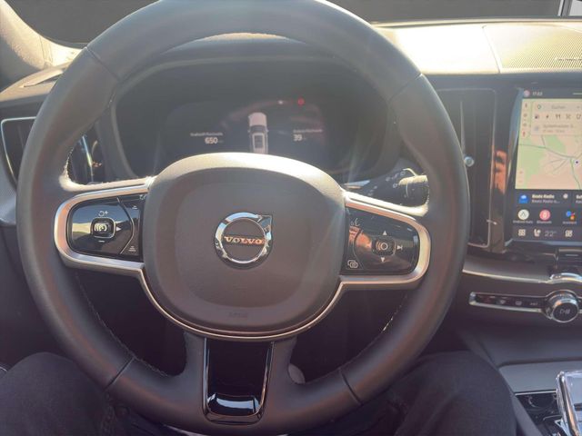 Volvo XC60 Plus Black Edition Recharge Plug-In Hybrid 