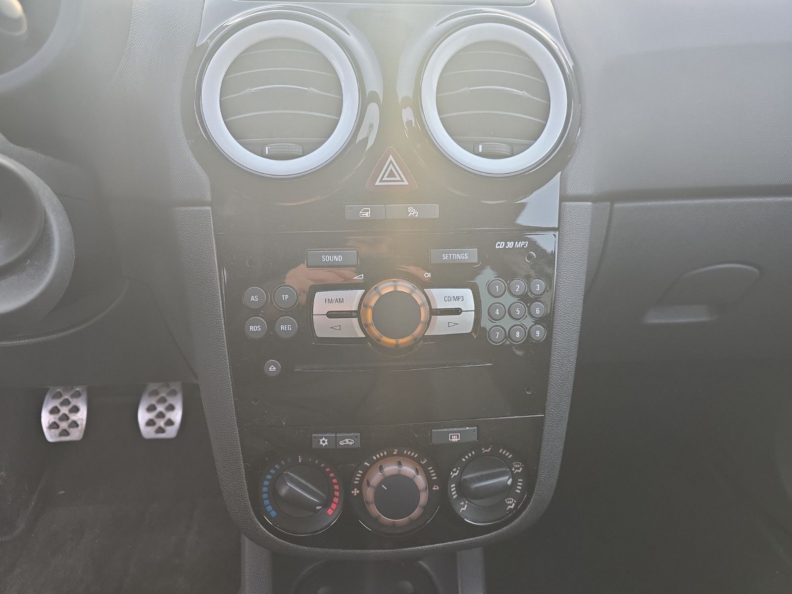 Fahrzeugabbildung Opel Corsa D Color Edition