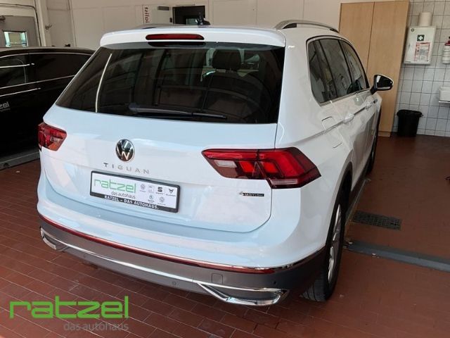 Fahrzeugabbildung Volkswagen Tiguan Elegance 2.0 TSI 4MOTION DSG Navi LED ACC