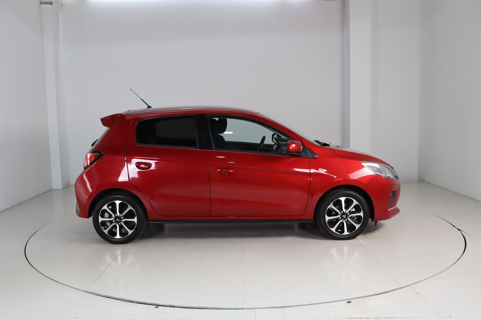 Fahrzeugabbildung Mitsubishi Space Star 1.2i Top * 1. Hand *