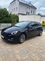 Opel Astra 1.6 BiTurbo CDTI Matrix + Nav+ DAB+AHK  - Opel Astra mit Diesel-Antrieb: Limousine, 1.6