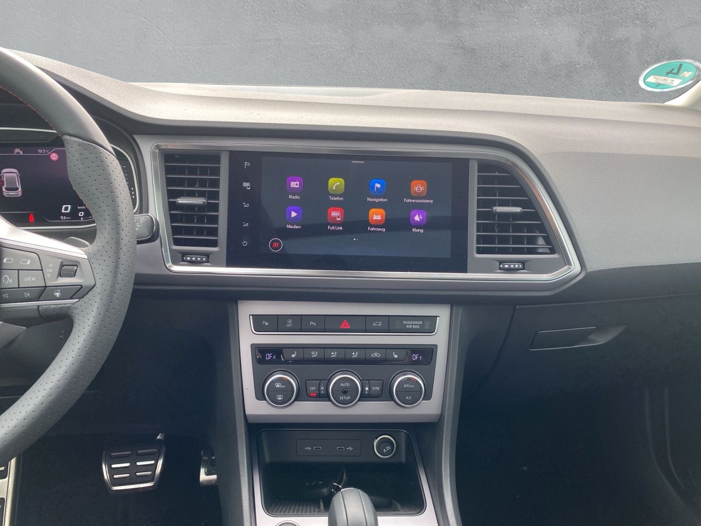 Fahrzeugabbildung SEAT Ateca FR 4Drive 2.0 TDI*NAVI*AHK*PANO*SHZ*PDC*CA