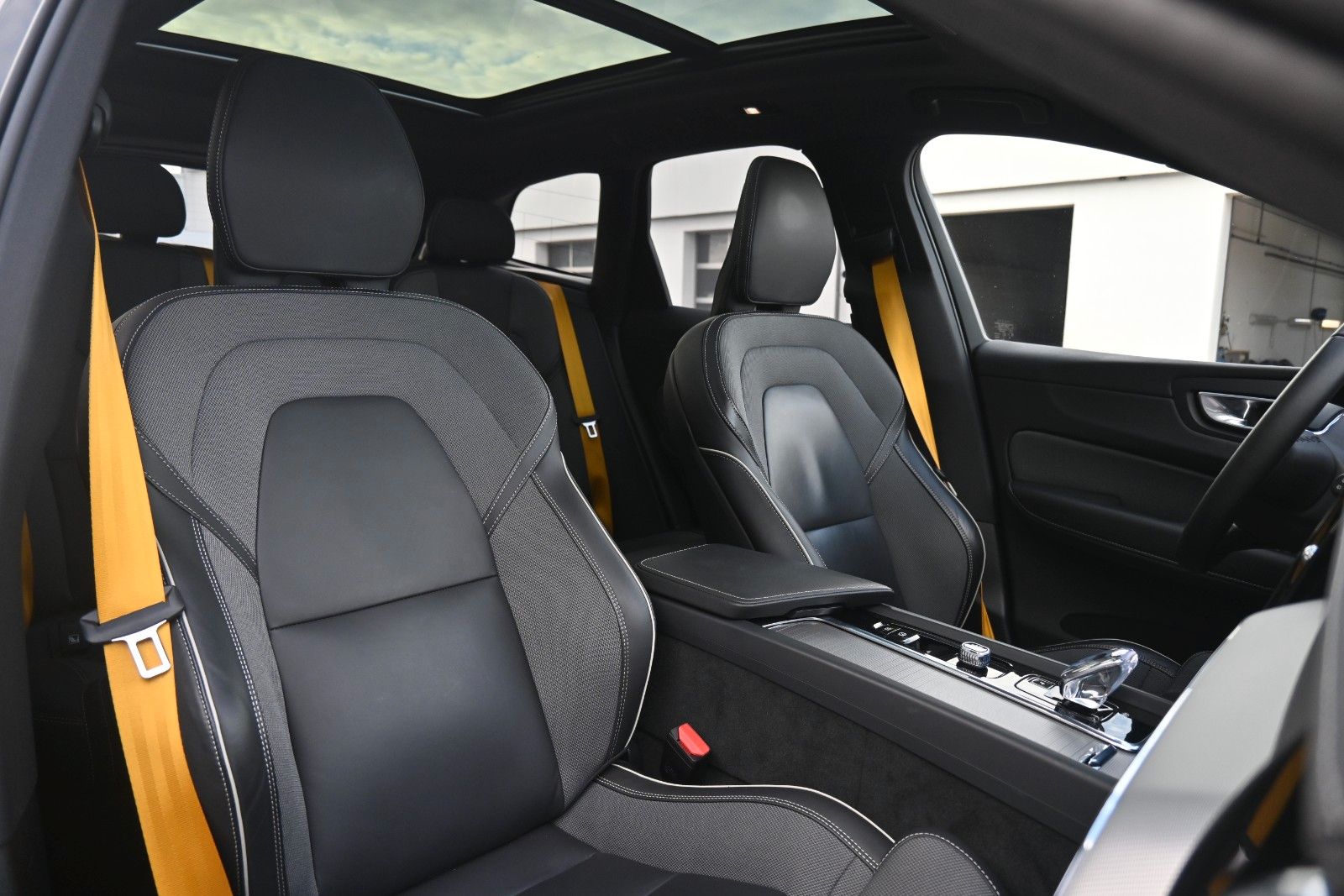Fahrzeugabbildung Volvo XC60 T8 AWD Polestar Engineered Plug-In Hybrid
