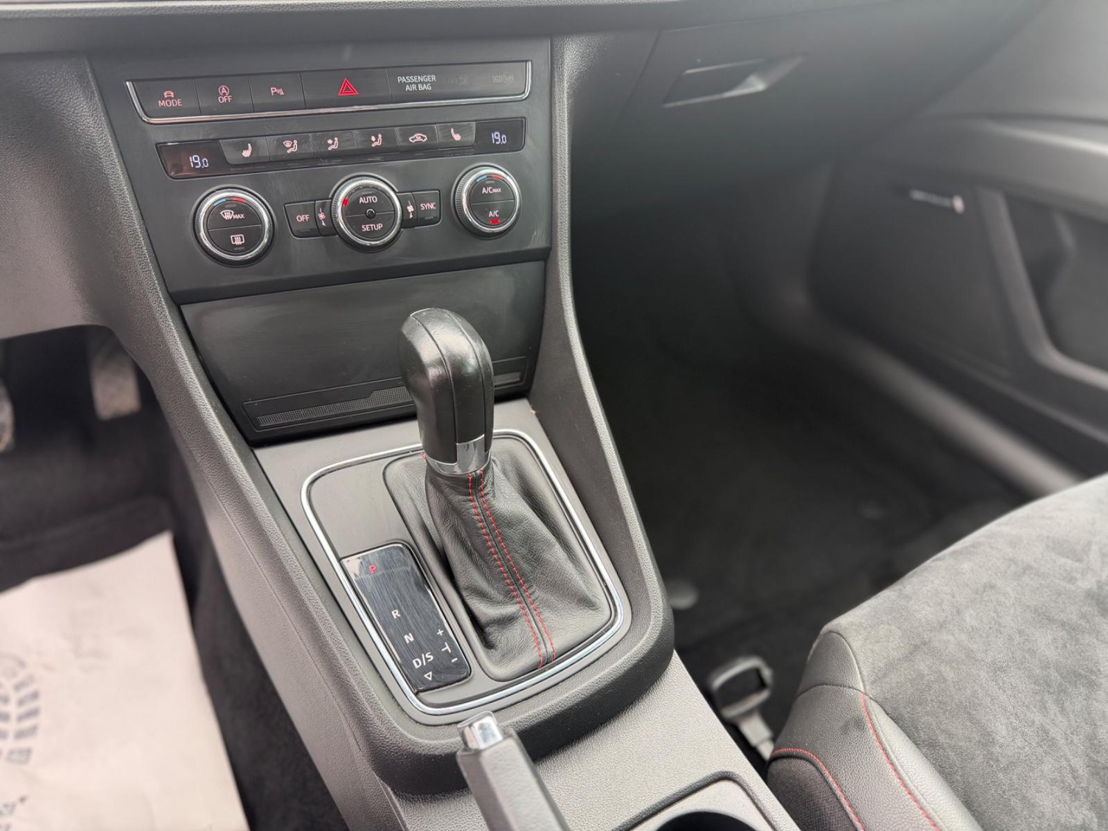 Seat Leon 2014 — photo 16