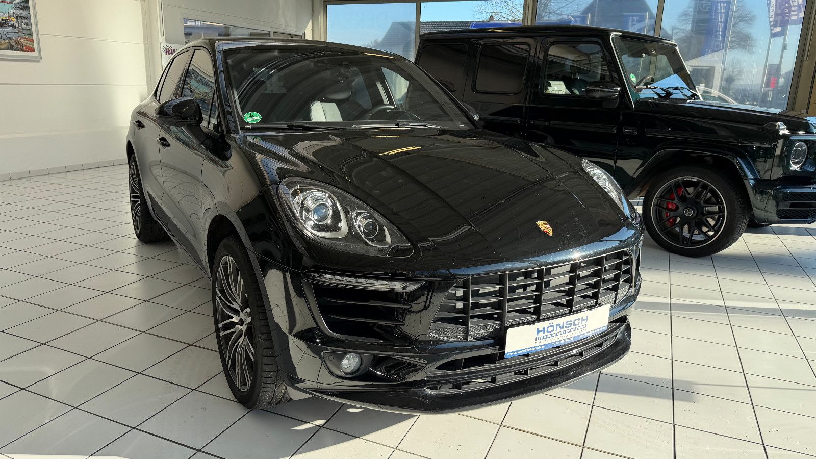PORSCHE Macan