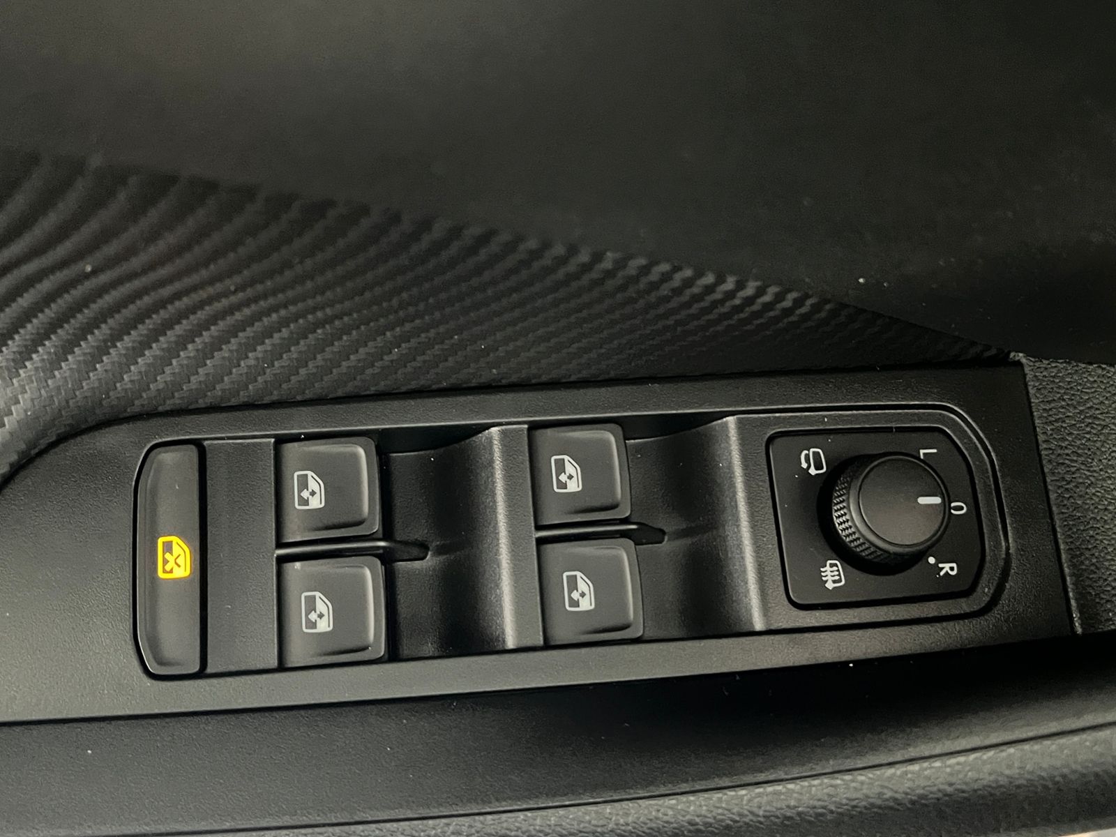 Fahrzeugabbildung SKODA Kamiq Monte Carlo 1.0 TSI DSG *AHK, Matrix-LED*