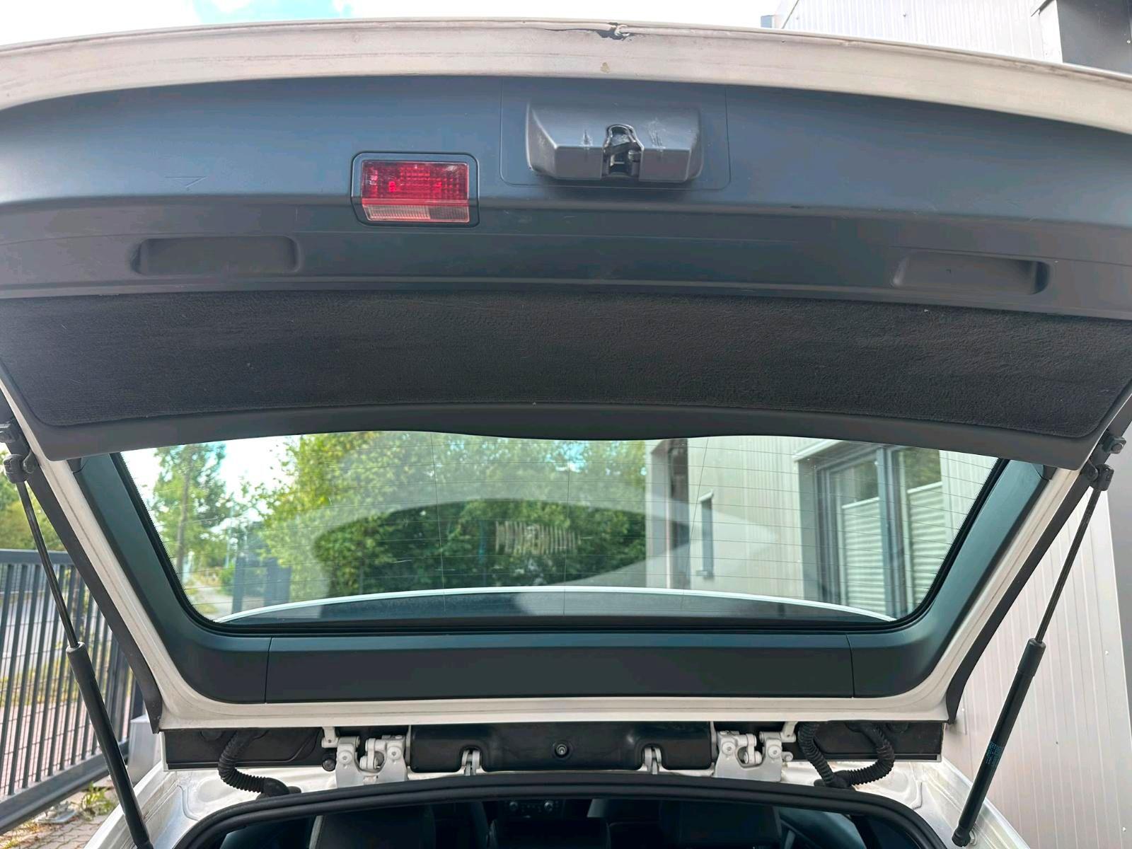 BMW 114 2009 — photo 15