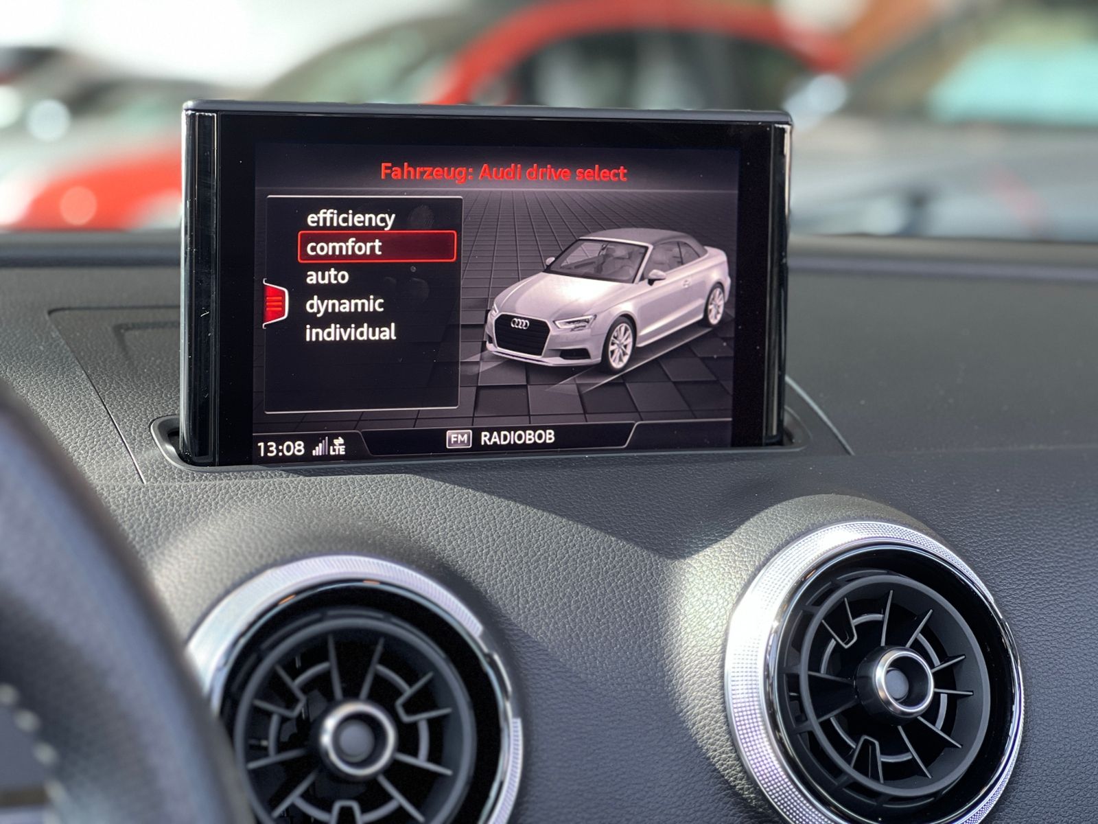 Fahrzeugabbildung Audi A3 Cabriolet S line sport LED NAV SHZ PDC 18"