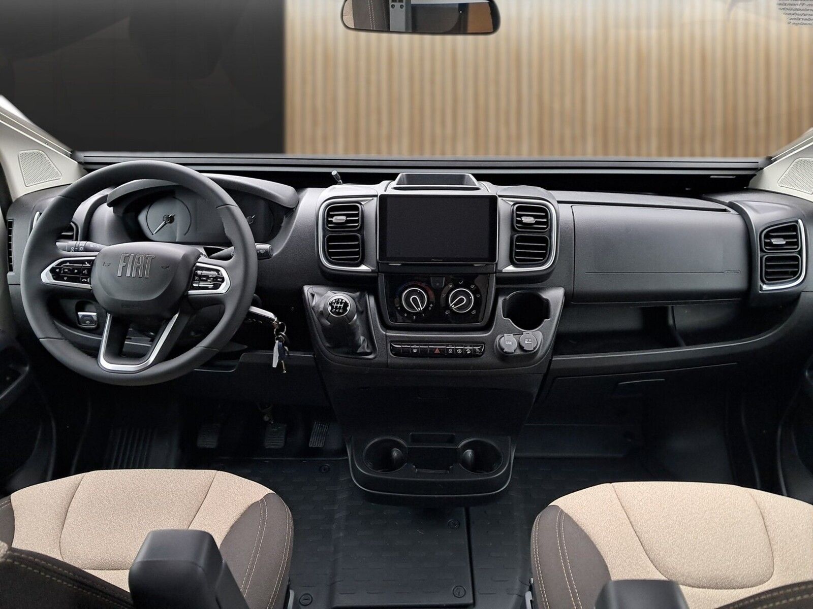 Fahrzeugabbildung Forster T F745 EB LTE,Solar,Markise,Lithium,Hubbett