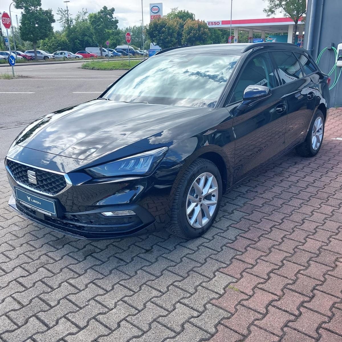 Seat Leon 2.0 TDI 110kW Road Edition DSG SP AHK NAVI