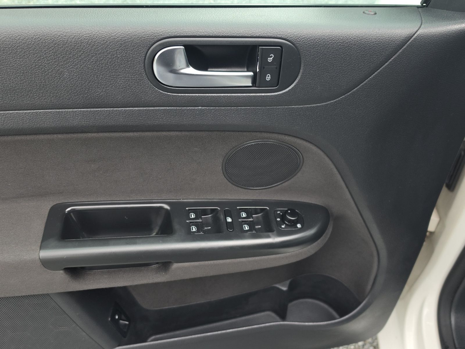 Fahrzeugabbildung Volkswagen Golf Plus VI Team AUTOMATIK STEUERKETT TÜV NEU