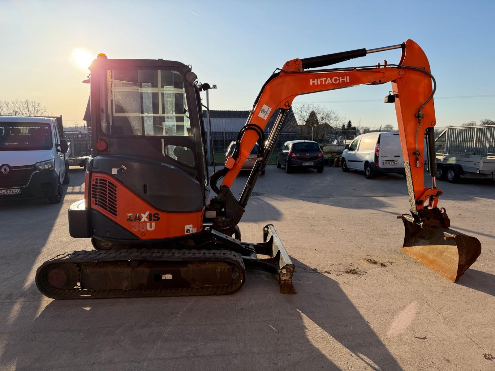 Hitachi ZX 38 U 3 CLR Hydr. SWE 2 Löffel