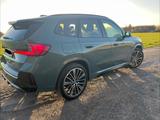 BMW iX1 xDrive30 M Sport Panorama Harman/Kardon  - BMW iX1 mit Elektro-Antrieb: Alcantara
