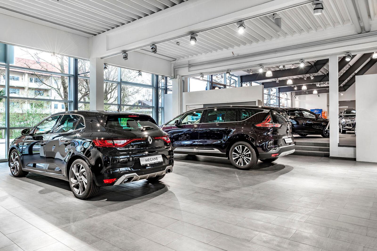 showroom-image-top