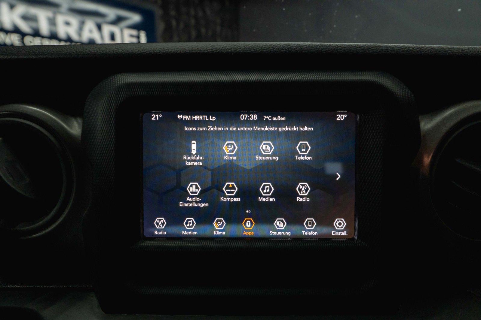 Fahrzeugabbildung Jeep Wrangler 3.6 V6 UNLIMITED SPORT OFFROAD 4x4 LED