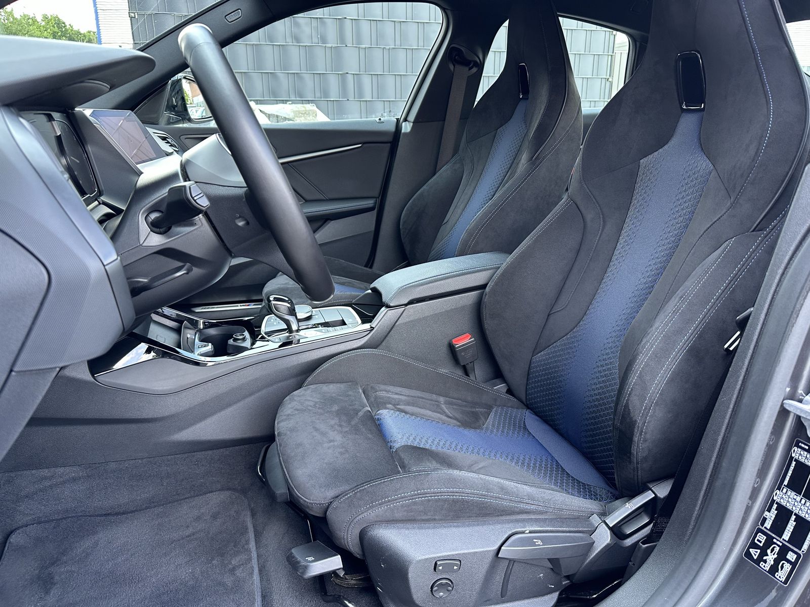 Fahrzeugabbildung BMW 220d Gran Coupé xDrive M-Sport NAV+LED+HIFI+18ZO