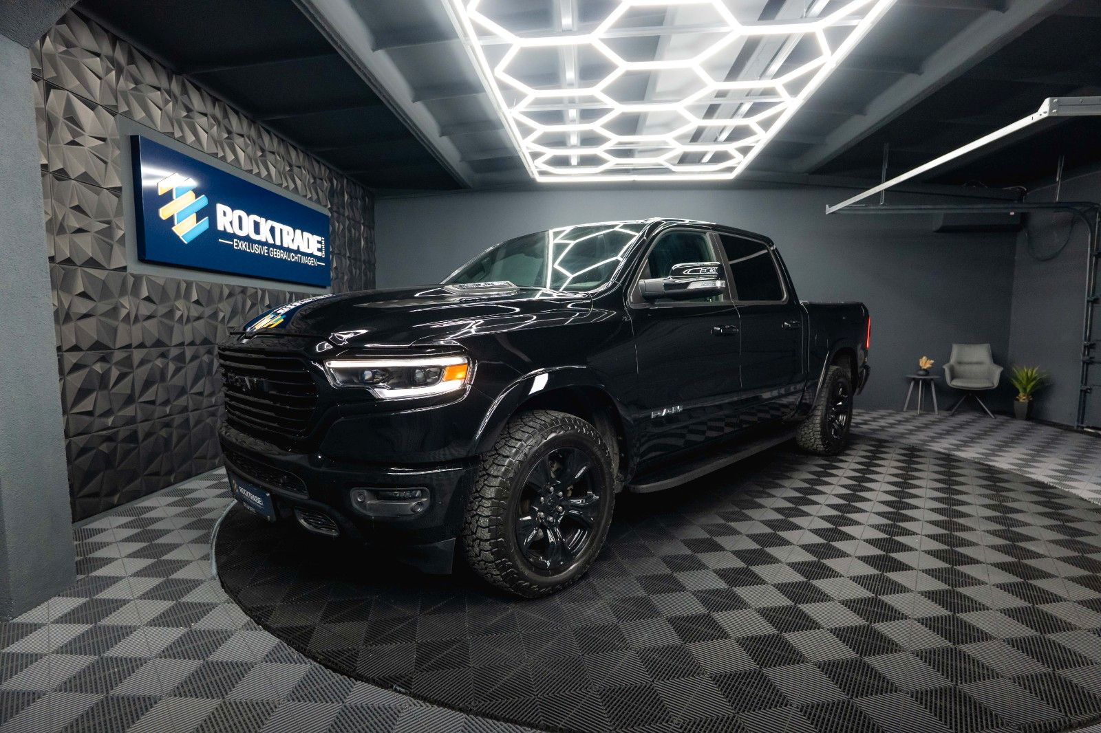 Fahrzeugabbildung Dodge RAM 5.7 V8 HEMI 4x4 Night LARAMIE RAMBOX 19%
