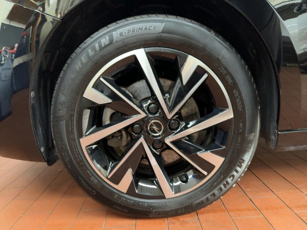 Fahrzeugabbildung Opel Corsa GS Hybrid. PDC, Totwinkel, Kamera, PDC, Na