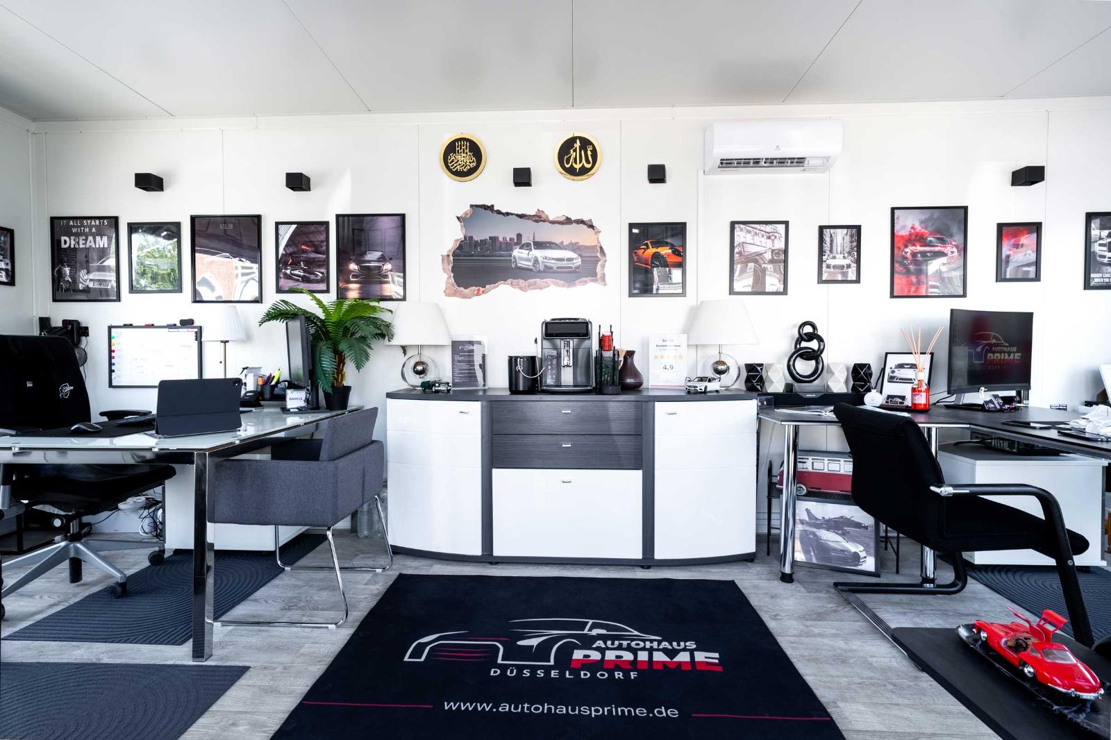 showroom-image-top