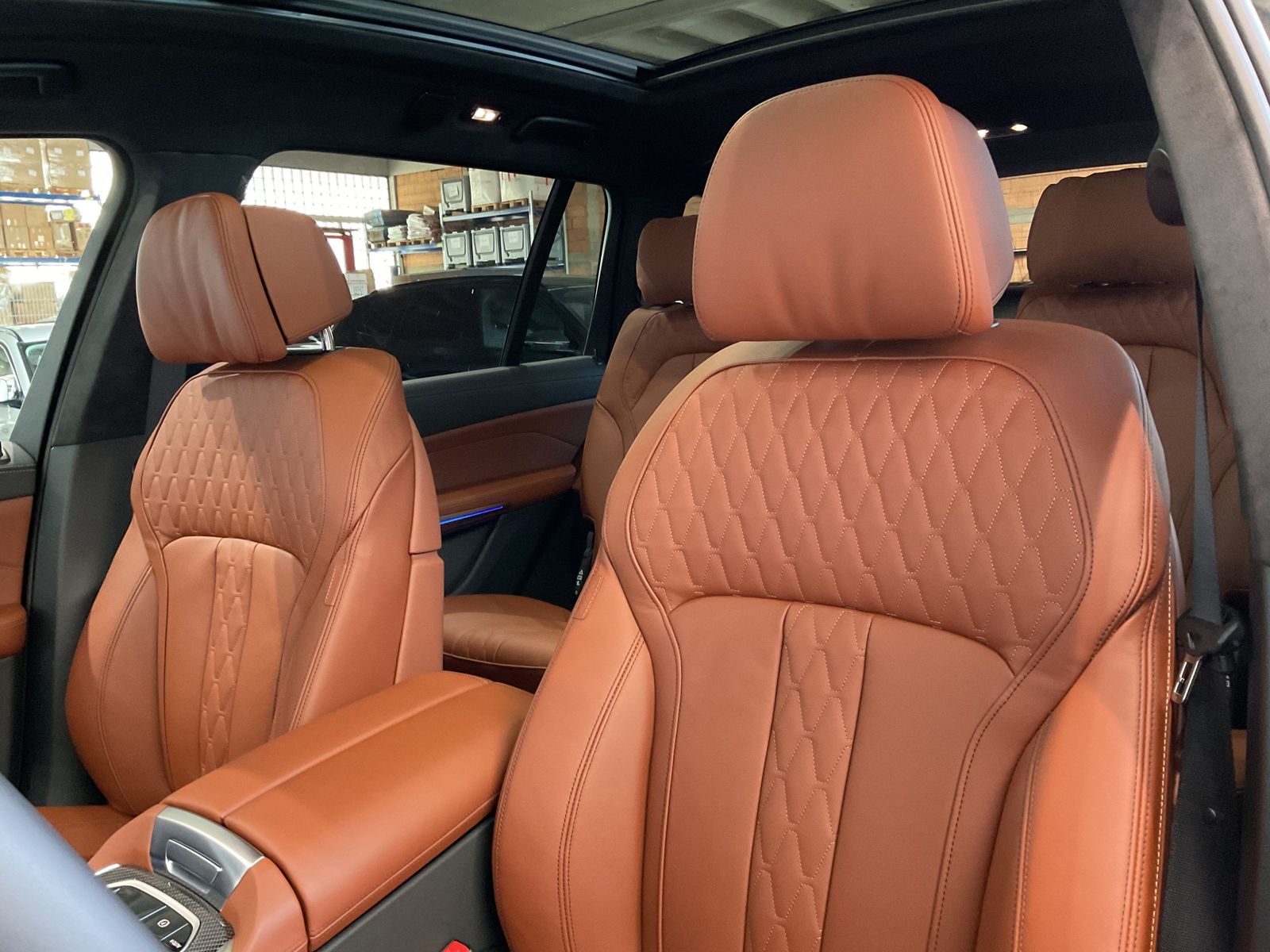 Fahrzeugabbildung BMW X7 xDrive40d Komfortsitze vorn, Standheizung
