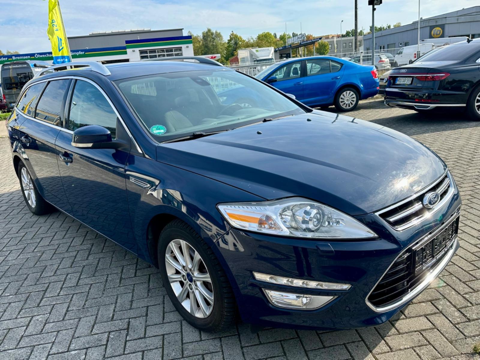 Ford Mondeo 2012 — салон