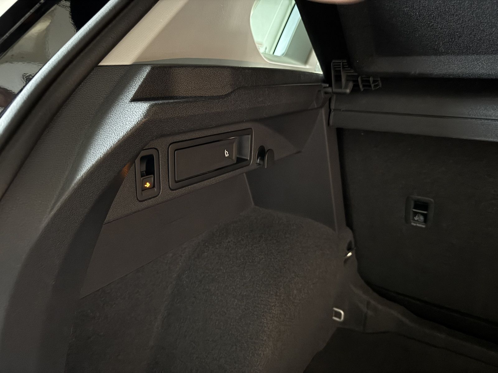 Fahrzeugabbildung Volkswagen Tiguan 1.5 TSI DSG Navi//DAB/ACC/Spur/Ahk